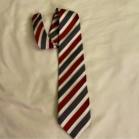 Donald Trump 100%  silk greyish green and red tie - Picture 2 of 7